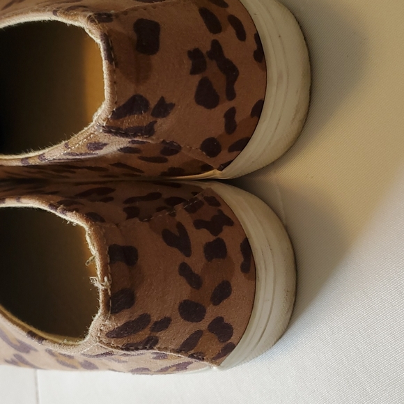 Cheetah print slip on runners, ladies size 9 - Picture 4 of 7
